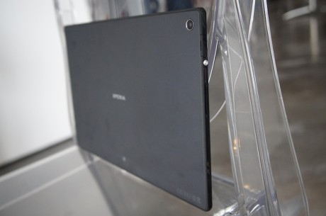 Det er slut med det kileformede design. Xperia Tablet 2013 er helt strømlinet.