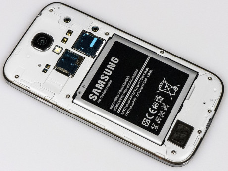 Samsung-Galaxy-S4-inside-1200-460x345