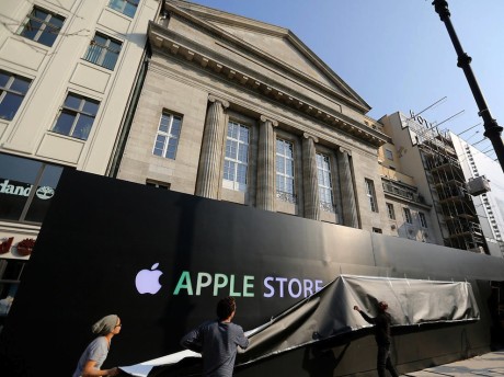Men nu er det officielt, at Tysklands største Apple Store snart slår dørene op i det gamle "Haus Wien". Præcis hvornår vides dog endnu ikke.