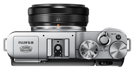 Kompakt og let fra FujiFilm 2 X-M1_Silver_Top_27mm