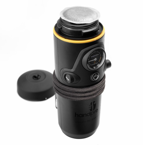 Få et friskt koffeinskud i bilkøen 1 handpresso_med_pod1