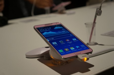 Samsung Galaxy Note 3 er en opdatering af sidste års Note II. Især den nye S-Pen kommer med en række nye funktioner.