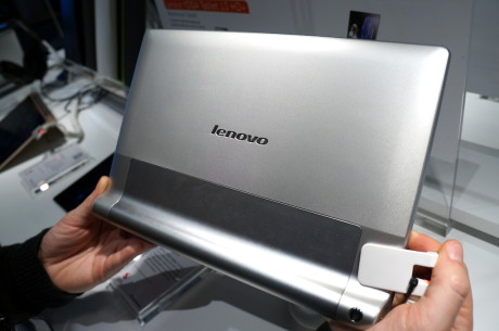 Lenovo Yoga Tablet 10 HD+ er fremstillet af aluminium og virker som et premium- eller high-end produkt, selvom prisen starter ved blot 2.200 kroner, når produktet kommer i butikkerne i april.
