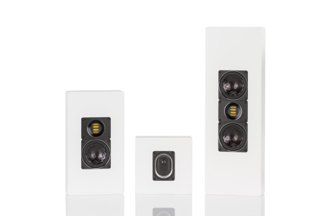 Elac med ryggen mod muren 1 ELAC_WS-1665_WS-1645_WS-1425_Line-WS-1600_Silk-Matt-White_in_text