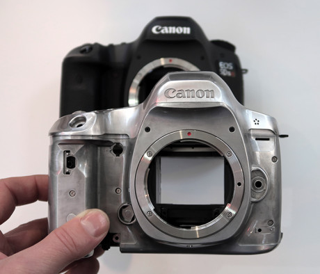 Ekstrem Canon klarer 50 megapixel! 3 EOS-5Ds-chassis