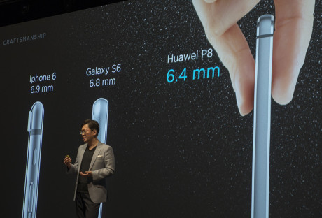 Med sine 6,4 mm er Huawei P8 tyndere end konkurrenterne fra Apple og Samsung.
