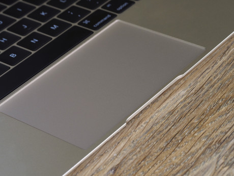 MacBook’ens touchpad er i fuld størrelse og byder på den helt nye Force Touch-teknologi.