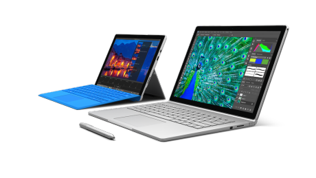 Surface Pro 4 og Surface Book side om side. Sidstnævnte kommer vi ikke til at kunne købe i Danmark lige med det samme. Foto: Microsoft