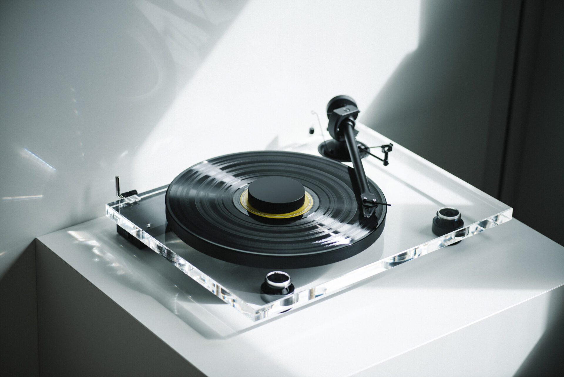 Gennemskuelig Pro-Ject XA B pladespiller