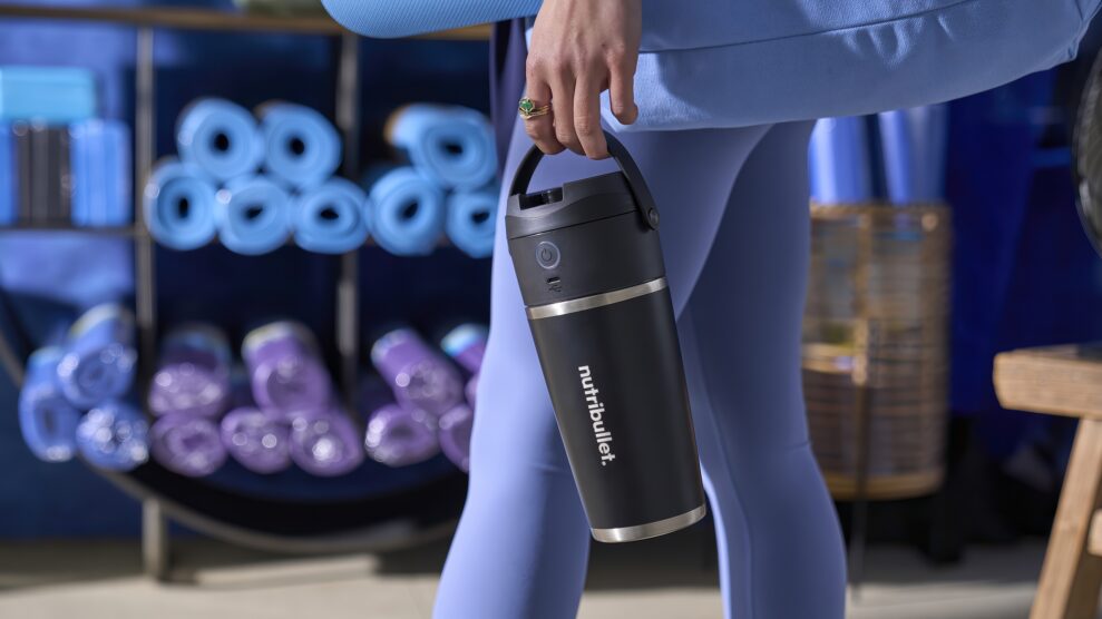 Nutribullet_Flip-AK_Lifestyle_Yoga_Carry-Handle_HiRes[1]